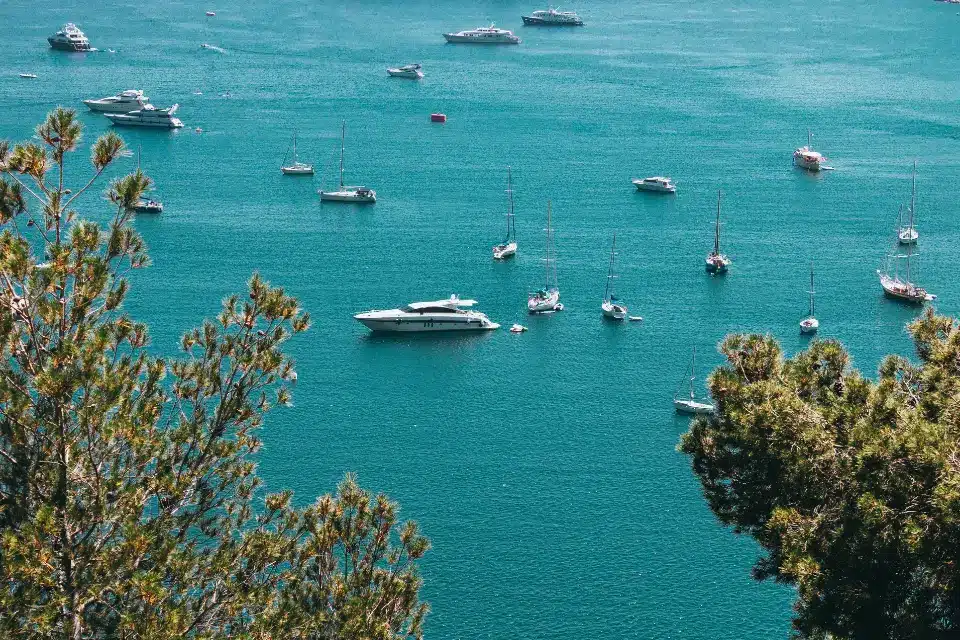 Soluzioni di viaggio in barca, le vacanze in catamarano sono tra le opzioni di viaggio più ricercate dalle famiglie e gruppi di amici.