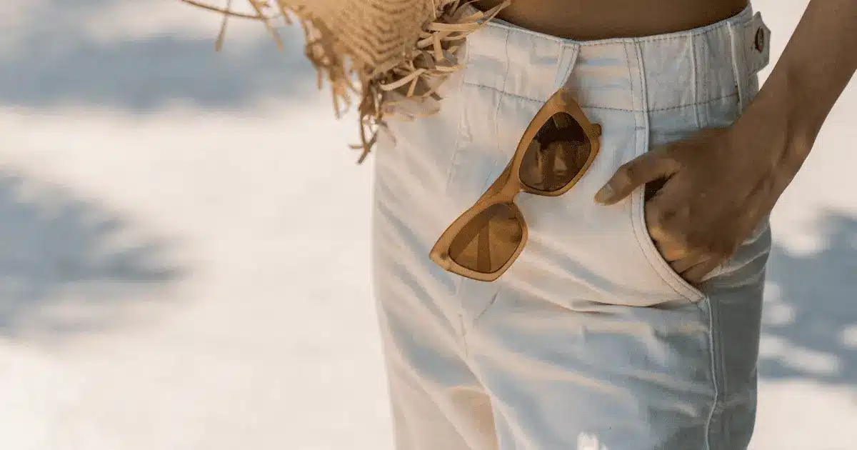 Cofanetto regalo in catamarano. Un'idea regalo perfetta per tutte le occasioni speciali, che include la cena e l'uso dell'imbarcazione