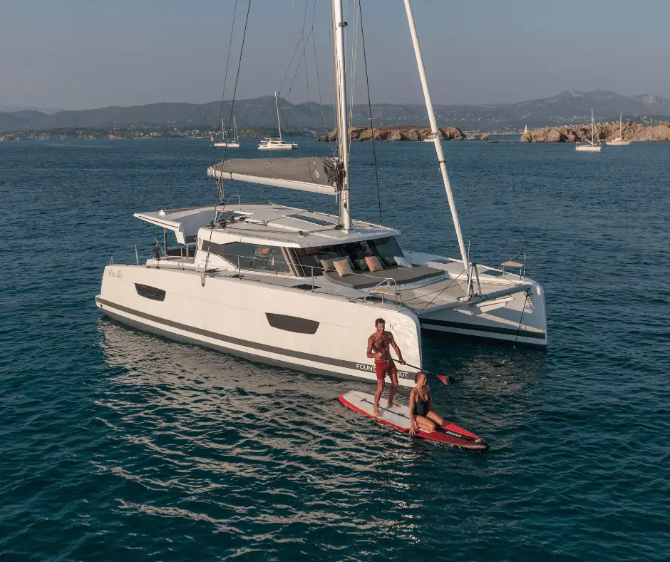 Noleggio di Catamarani da Napoli e yacht di lusso. Scopri le meraviglie del nostro golfo. Napoli, con la sua bellezza senza tempo