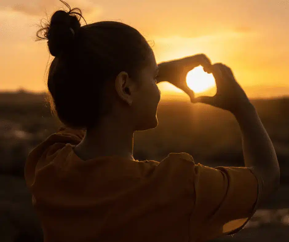 Cena in barca con pernottamento. A bordo, goditi un servizio esclusivo con un chef privato che preparerà delizie culinarie solo per te.