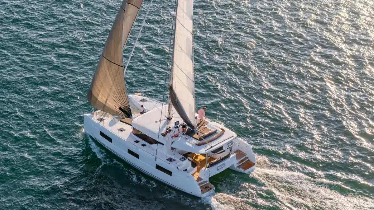 Scopri le crociere estive alle isole pontine con RadaHotel 8 giorni di avventura nel Mar Tirreno. A bordo servizi esclusivi con chef privato