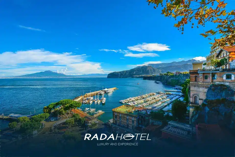 Due giugno in catamarano a Napoli, ponti e festività in barca. Vivi la festa della Repubblica navigando nel golfo di Napoli.